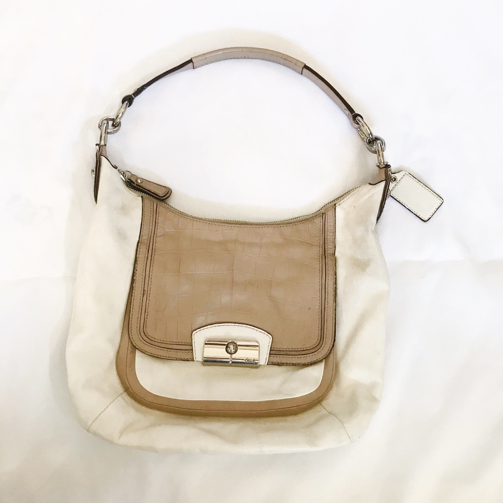 🎉😍PRICE DROP 🎉Coach Leather Hobo Beige/Cream